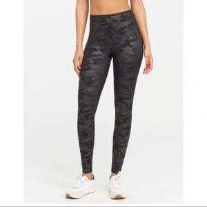 SPANX Faux leather leggings metallic camo black (L)